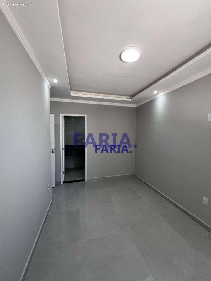 Apartamento à venda com 3 quartos, 77m² - Foto 4