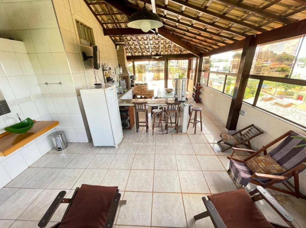 Cobertura à venda com 4 quartos, 240m² - Foto 7