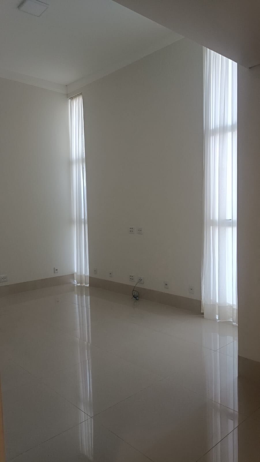 Casa para alugar com 3 quartos, 226m² - Foto 3