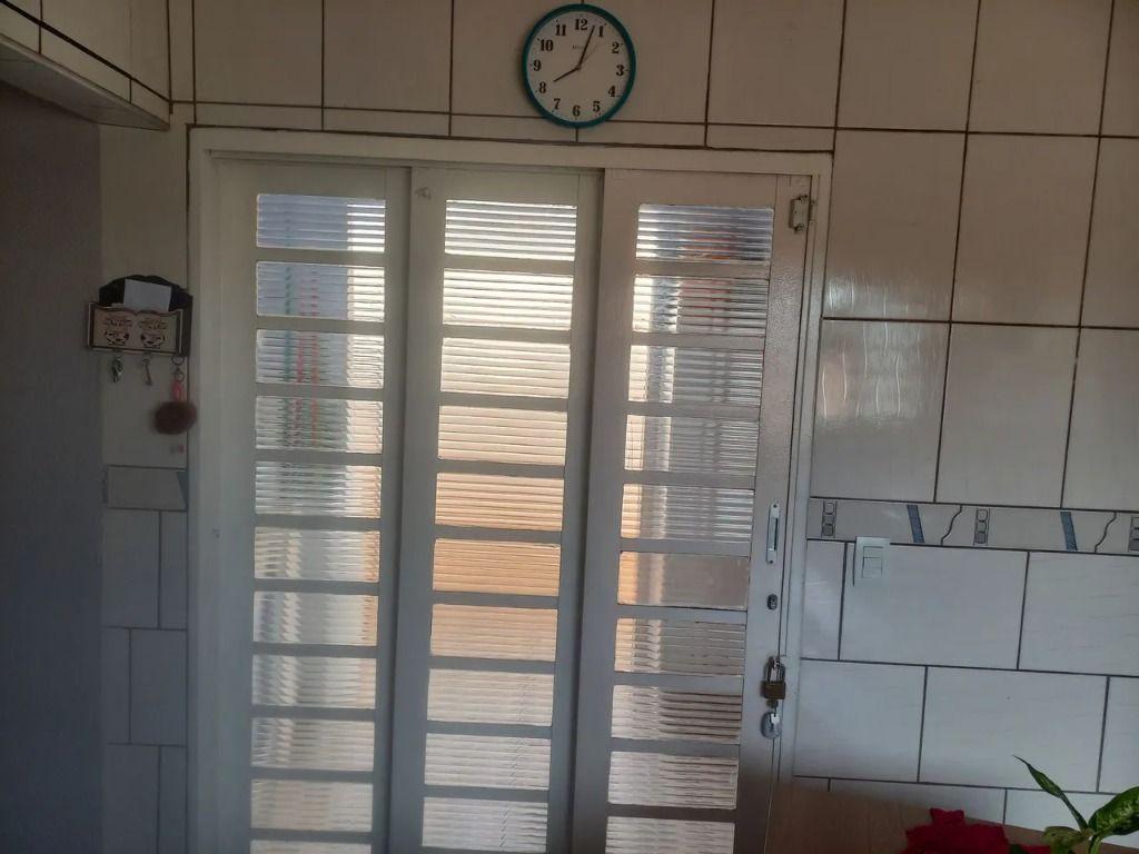 Casa à venda com 3 quartos, 160m² - Foto 8