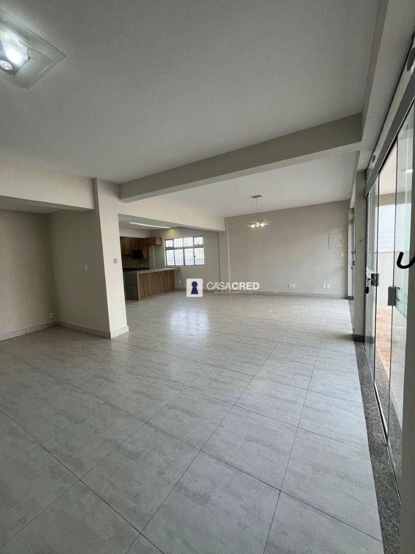 Casa à venda com 3 quartos, 235m² - Foto 8