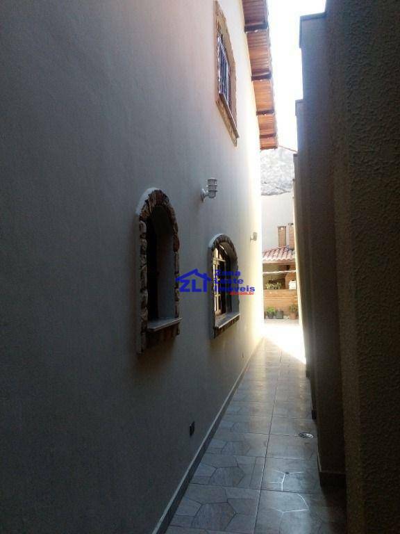 Sobrado à venda com 3 quartos, 213m² - Foto 8