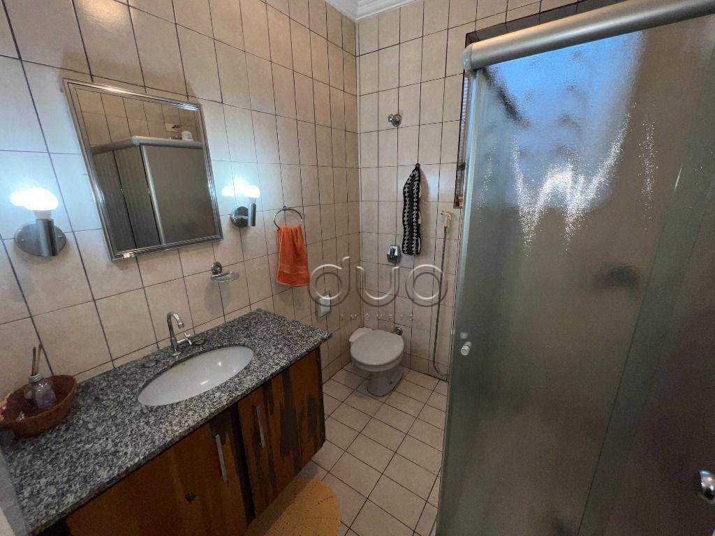 Casa à venda com 3 quartos, 240m² - Foto 18