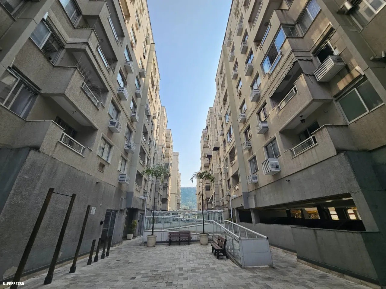 Apartamento à venda com 2 quartos, 60m² - Foto 4