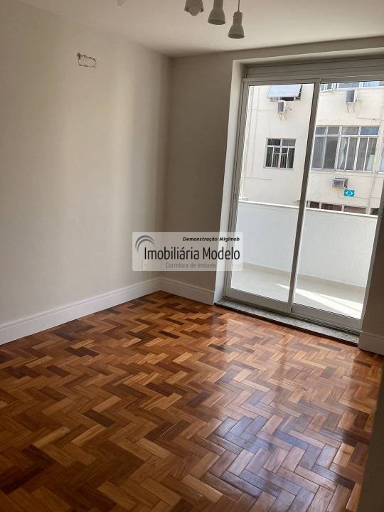 Apartamento à venda com 3 quartos, 132m² - Foto 2