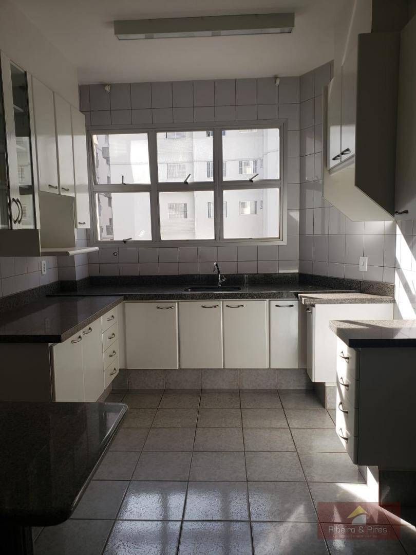 Apartamento à venda com 3 quartos, 162m² - Foto 11