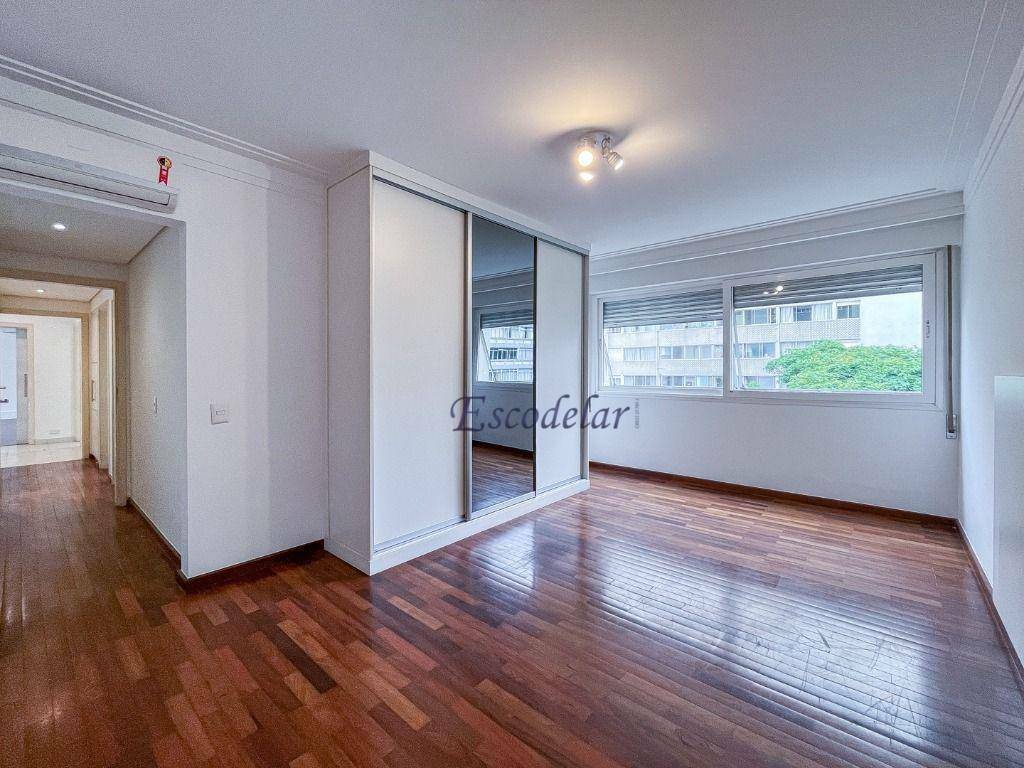 Apartamento à venda com 3 quartos, 200m² - Foto 13