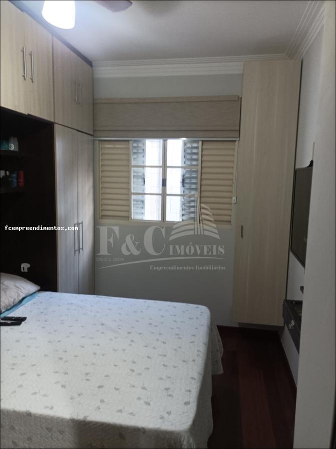 Casa à venda com 2 quartos, 140m² - Foto 10