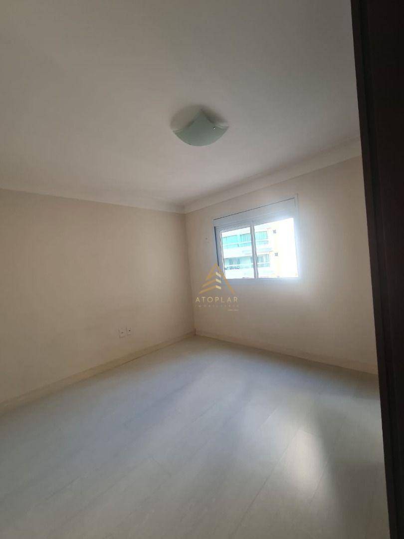 Apartamento à venda com 3 quartos, 107m² - Foto 10