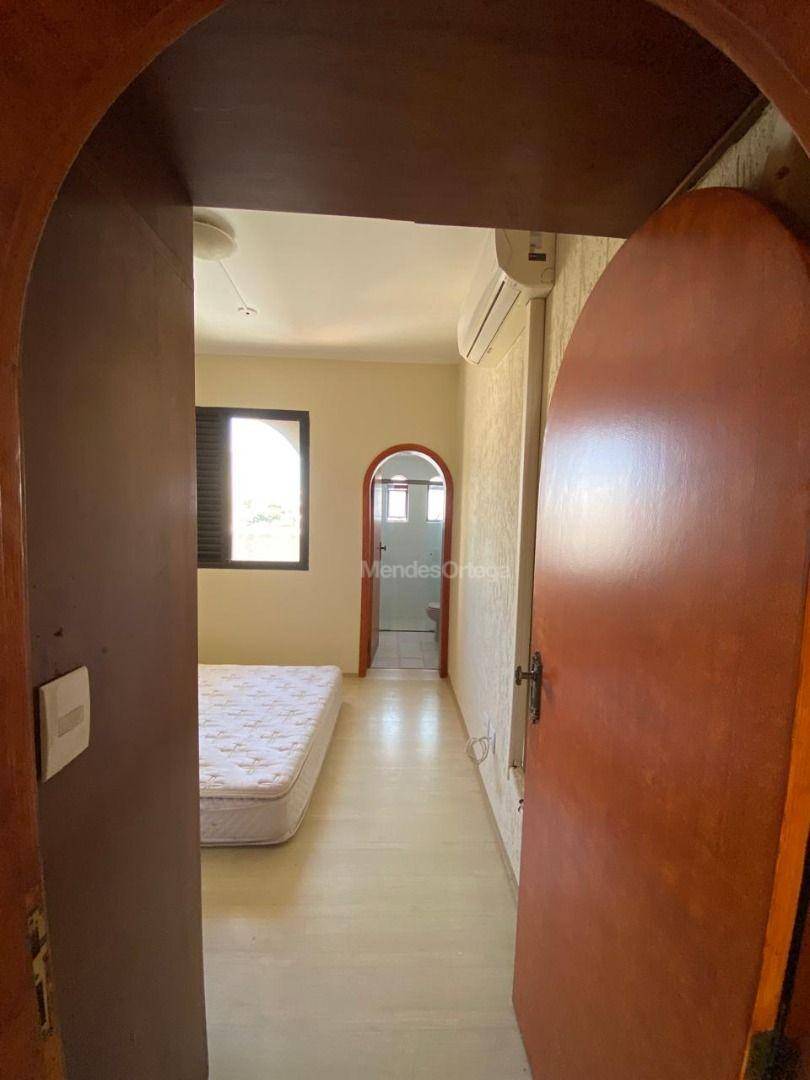 Apartamento à venda com 3 quartos, 249m² - Foto 19