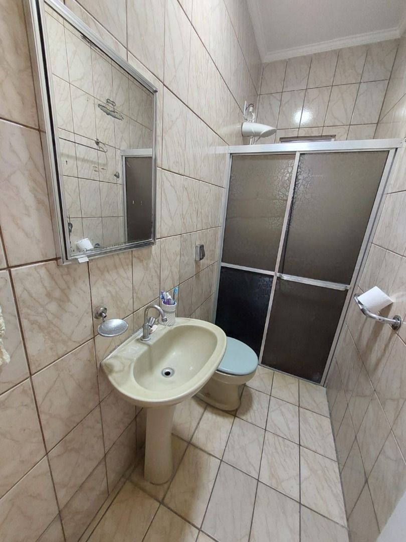 Casa para alugar com 3 quartos, 180m² - Foto 3