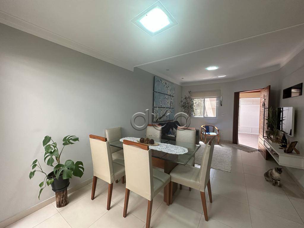 Casa à venda com 3 quartos, 200m² - Foto 3