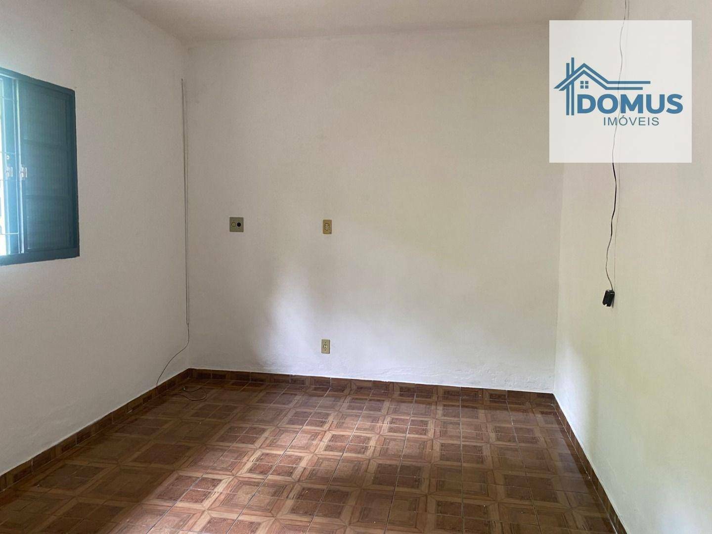 Casa para alugar com 2 quartos, 100m² - Foto 4