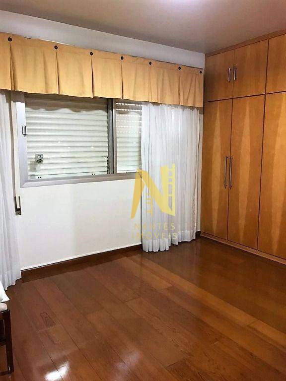 Apartamento à venda com 3 quartos, 226m² - Foto 10