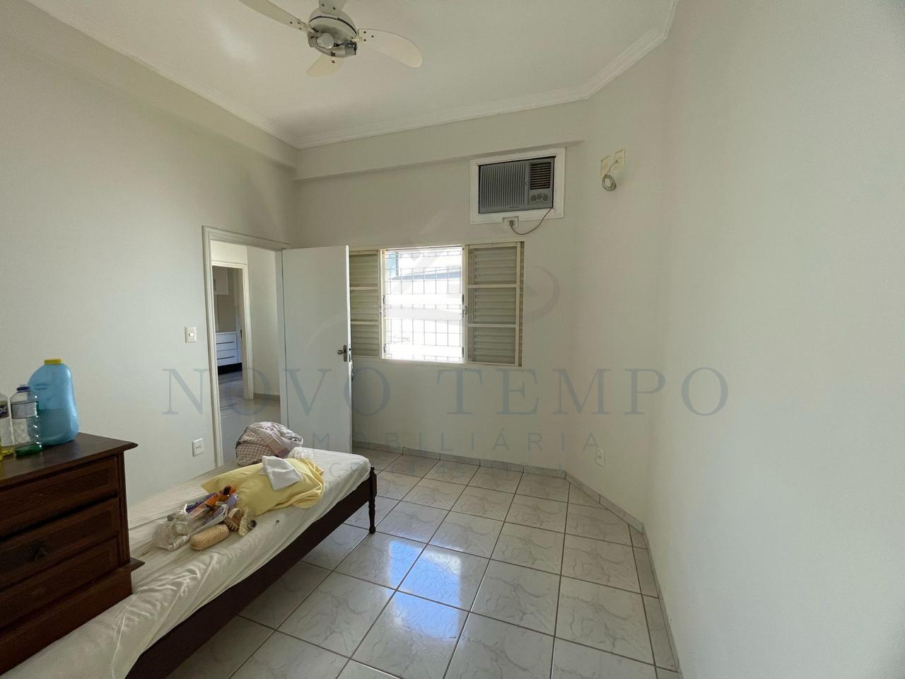 Casa à venda com 3 quartos, 337m² - Foto 14