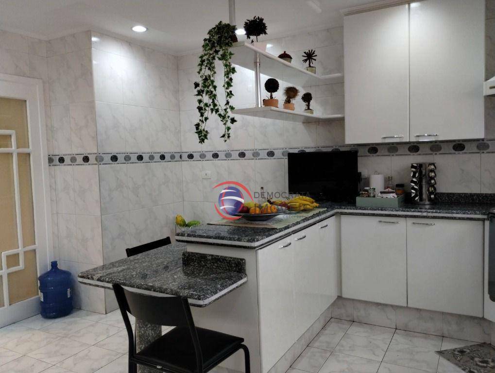 Sobrado à venda com 3 quartos, 340m² - Foto 23