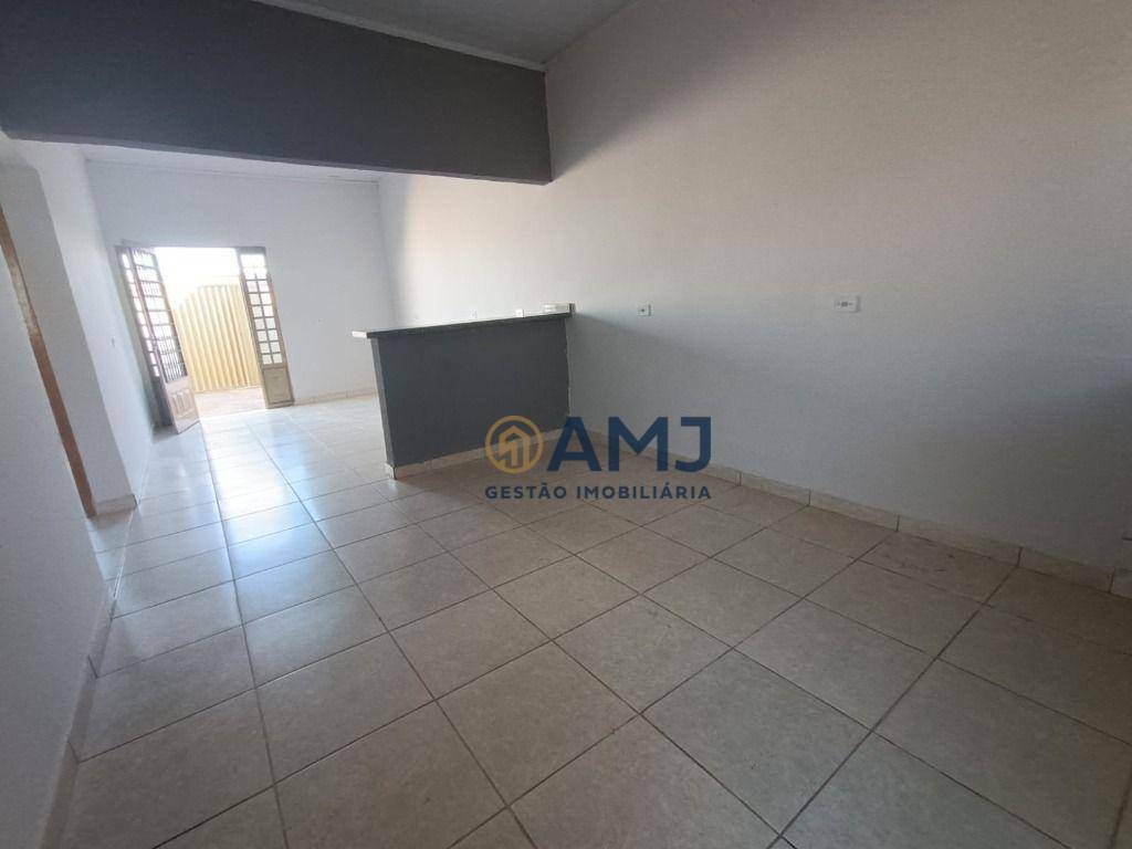 Casa para alugar com 2 quartos, 64m² - Foto 5