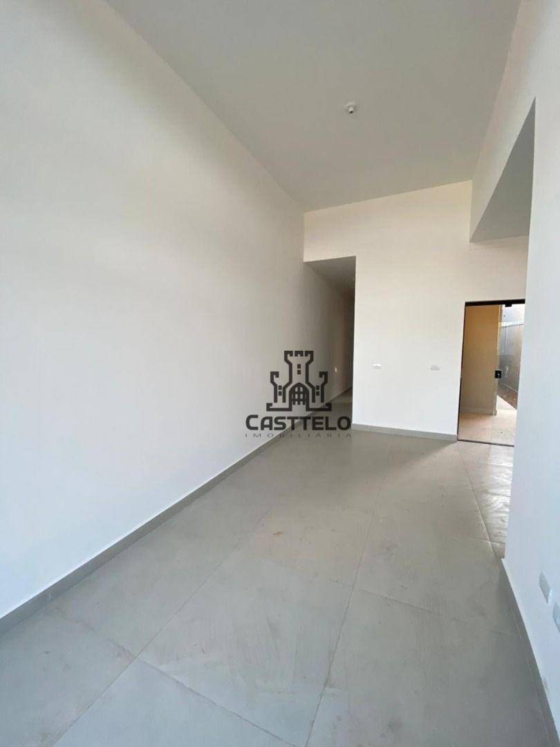 Casa à venda com 3 quartos, 81m² - Foto 2