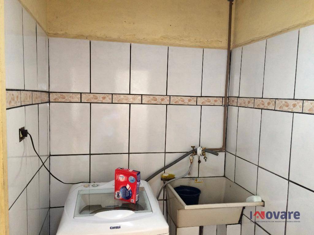 Casa à venda com 5 quartos, 130m² - Foto 2