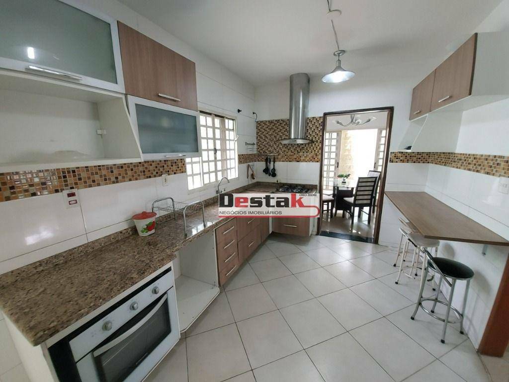 Sobrado para alugar com 3 quartos, 210m² - Foto 16