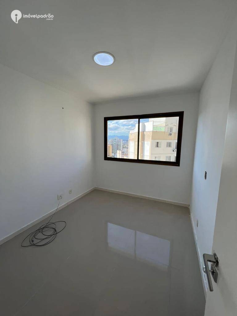 Apartamento à venda com 3 quartos, 115m² - Foto 17