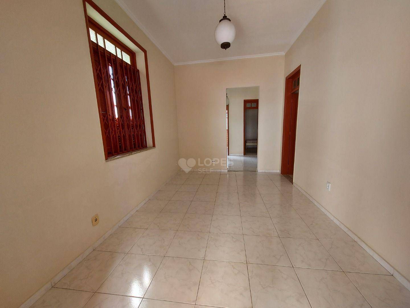 Casa à venda com 4 quartos, 250m² - Foto 11