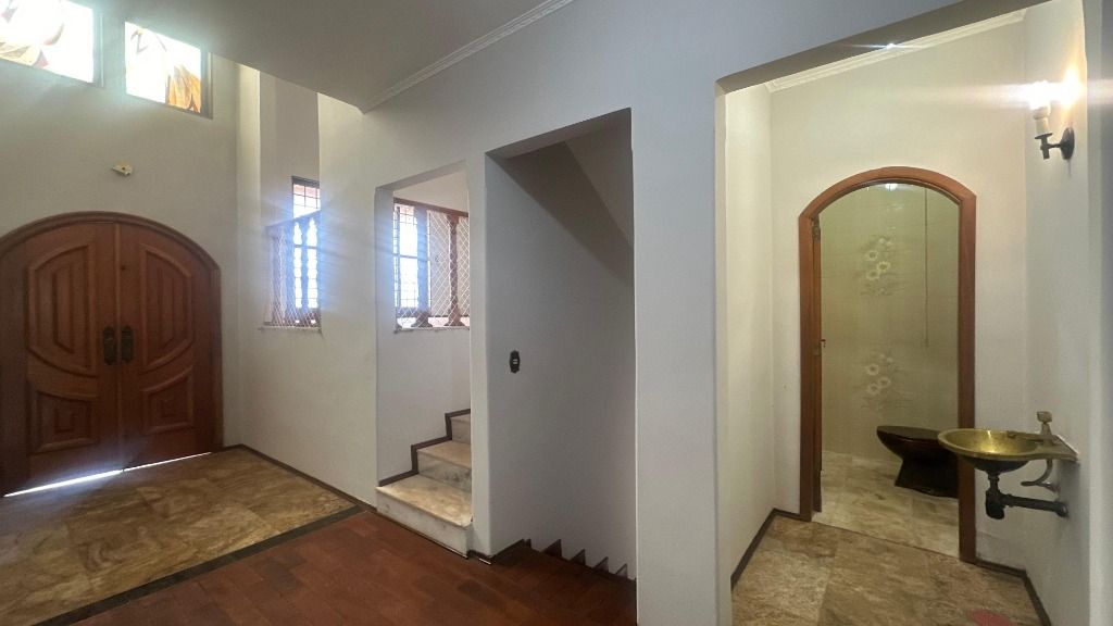 Casa para alugar com 4 quartos, 465m² - Foto 26