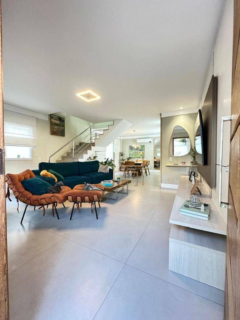 Casa à venda com 4 quartos, 170m² - Foto 2
