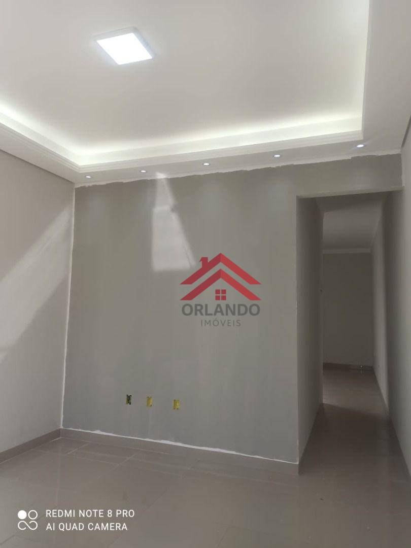 Casa à venda com 3 quartos, 96m² - Foto 1