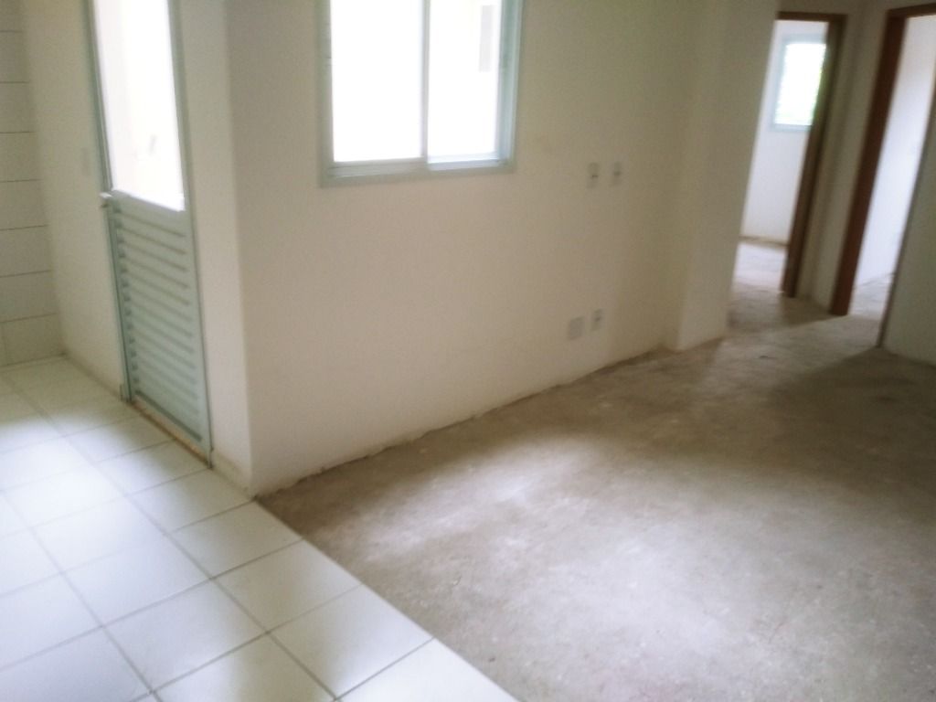 Apartamento à venda com 2 quartos, 41m² - Foto 2