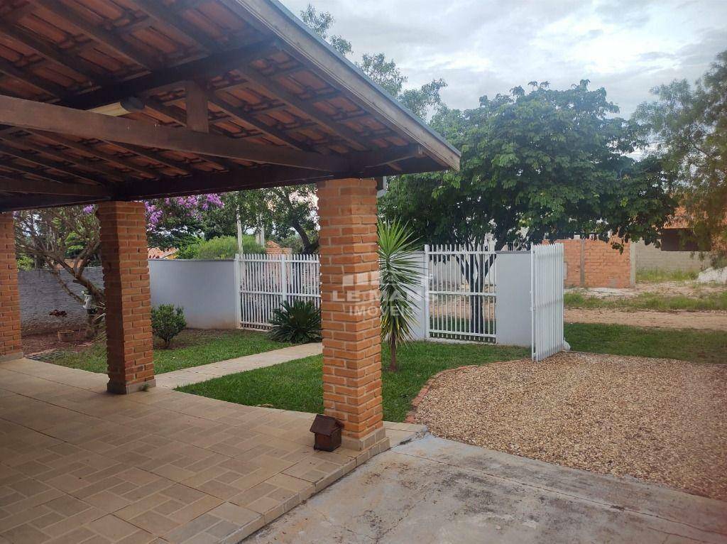 Casa à venda com 2 quartos, 200m² - Foto 2