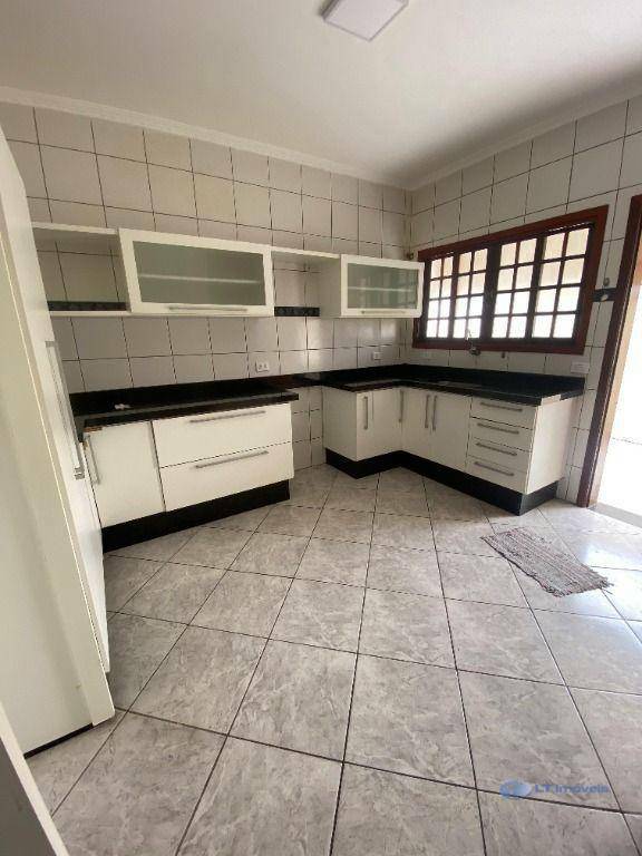 Sobrado para alugar com 3 quartos, 166m² - Foto 13