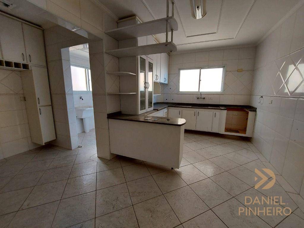 Apartamento à venda com 3 quartos, 117m² - Foto 18