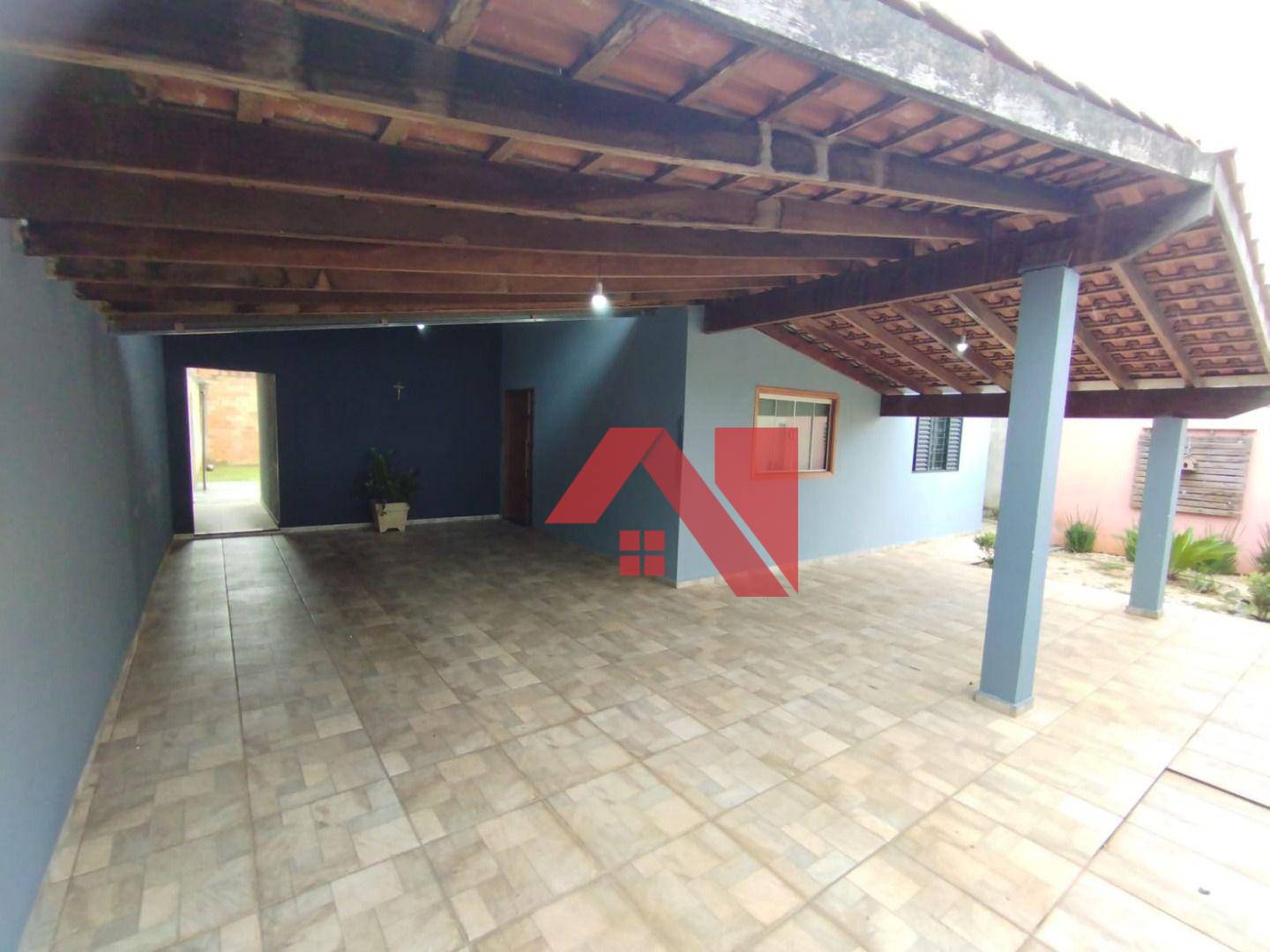 Casa à venda com 2 quartos, 197m² - Foto 1