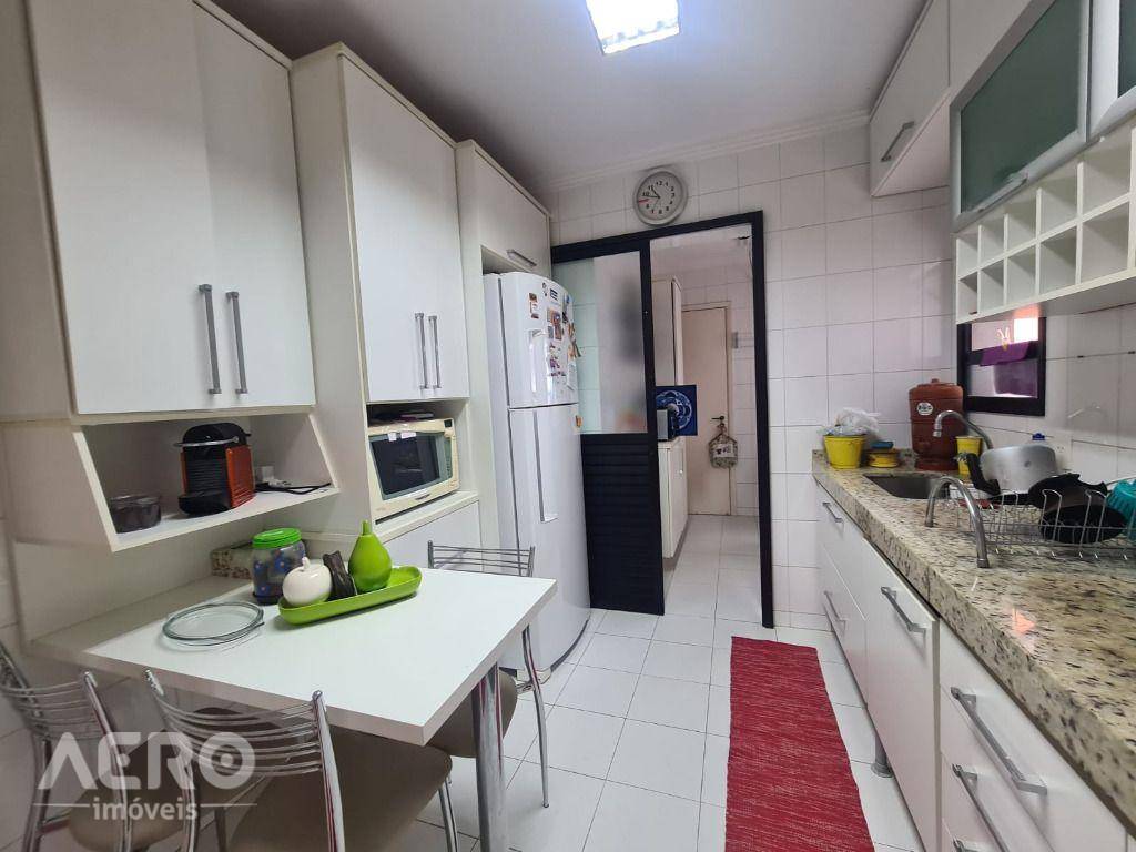 Apartamento à venda com 3 quartos, 107m² - Foto 6