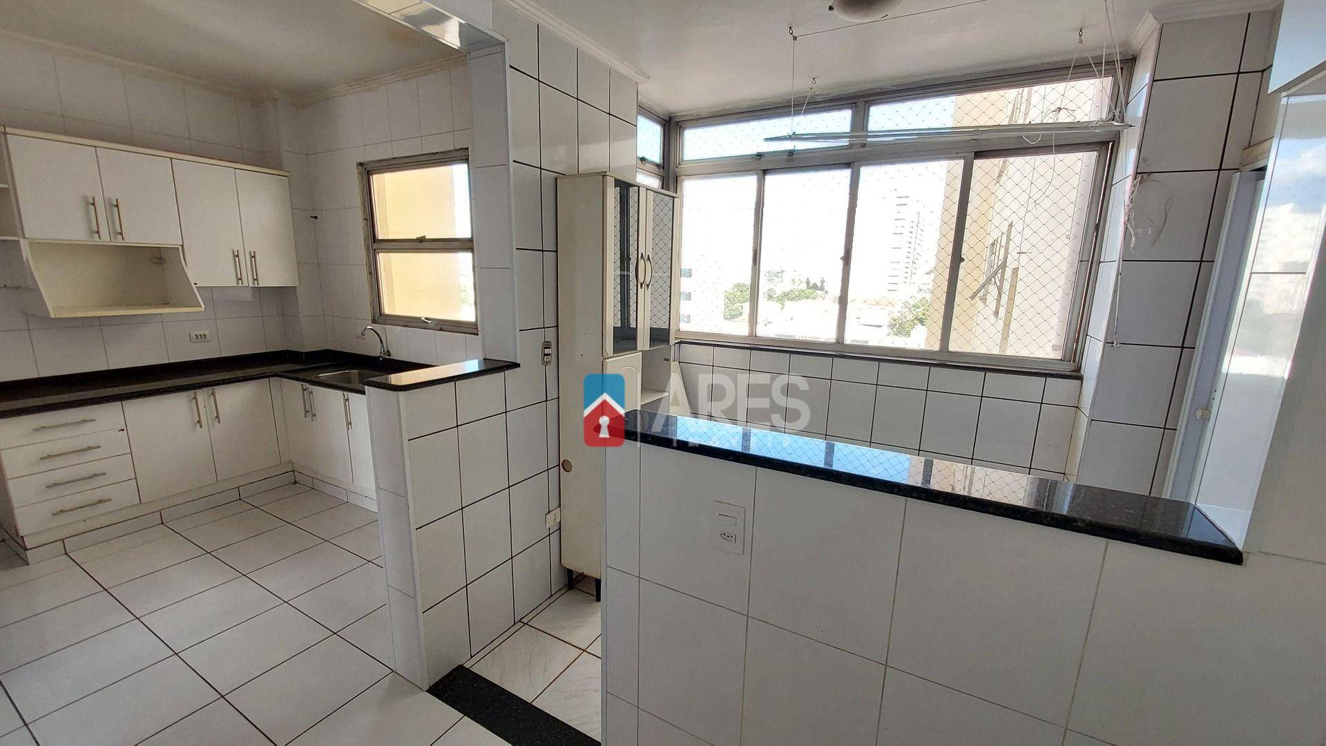 Apartamento para alugar com 3 quartos, 170m² - Foto 9