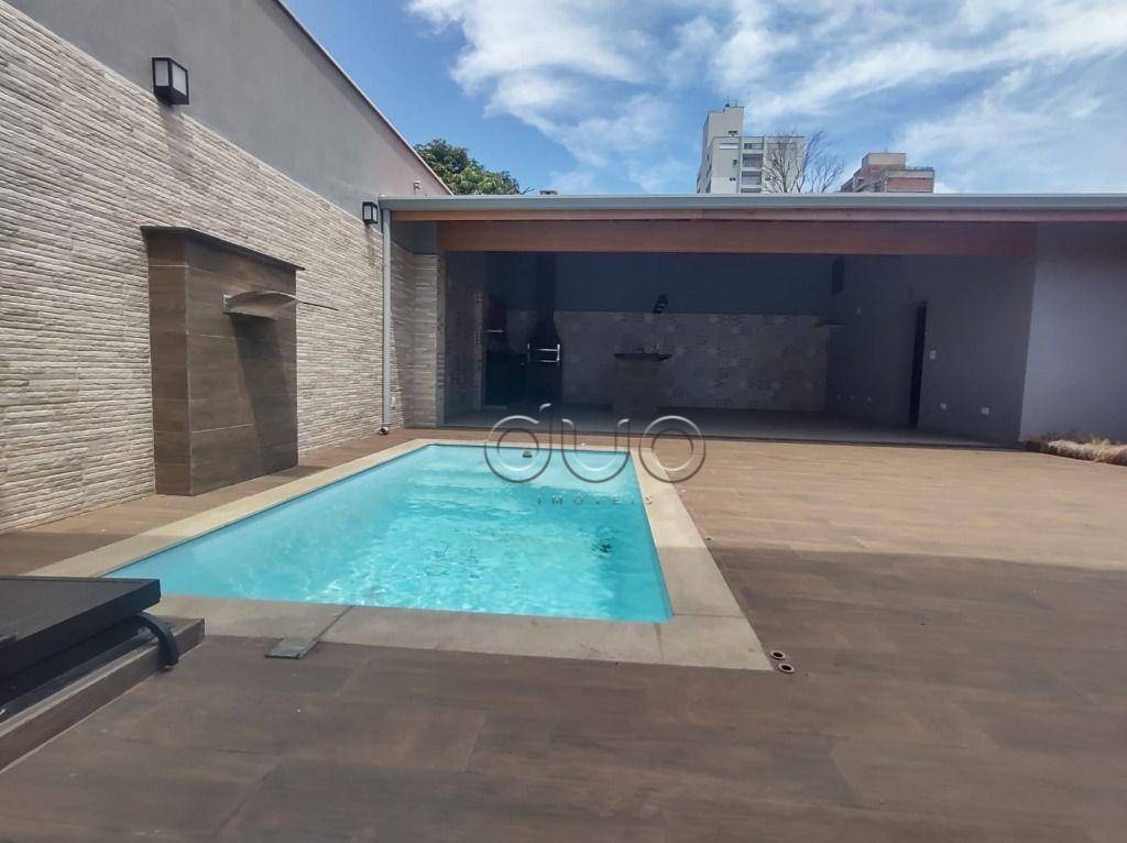 Casa à venda e aluguel com 3 quartos, 288m² - Foto 1