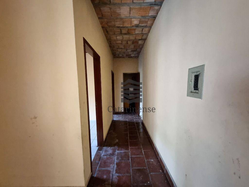 Casa à venda com 3 quartos, 82m² - Foto 8