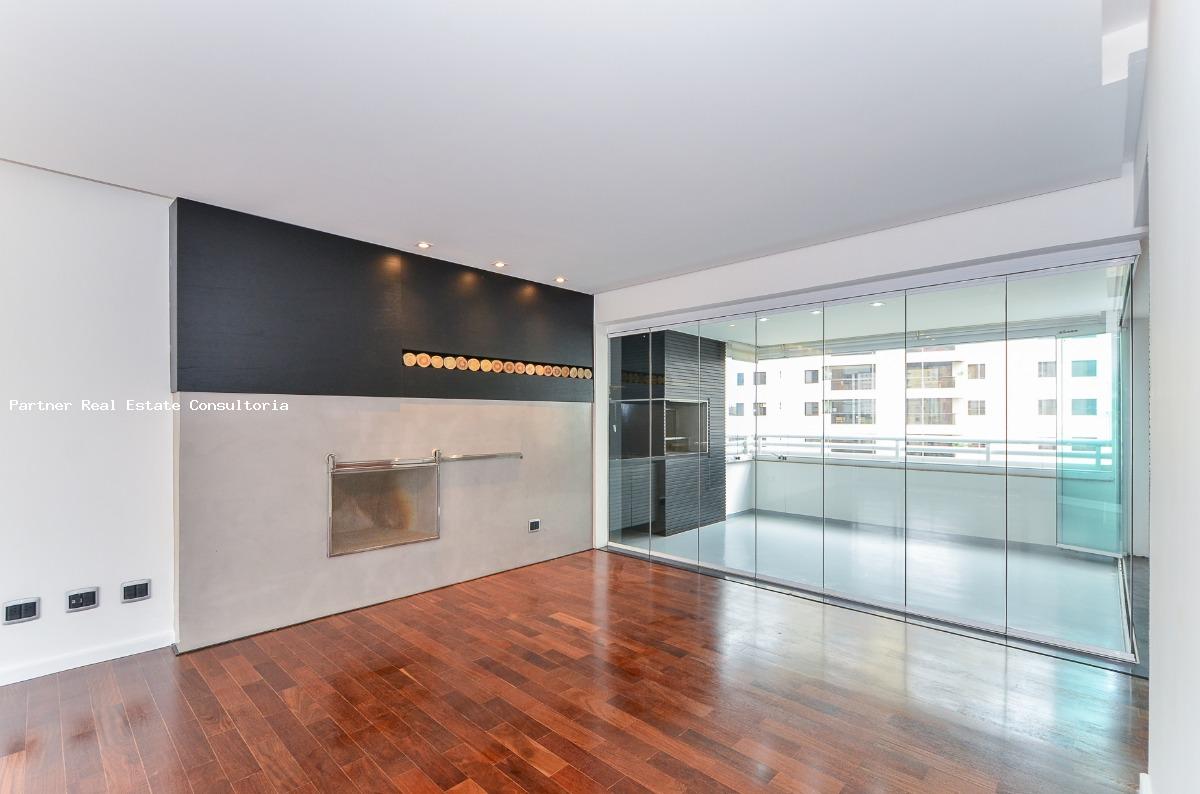 Apartamento à venda com 3 quartos, 236m² - Foto 1