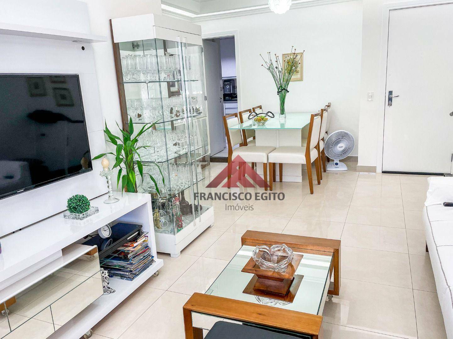 Apartamento à venda com 2 quartos, 82m² - Foto 2