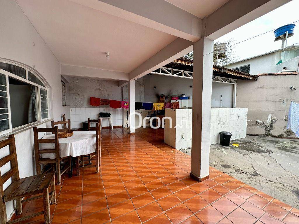 Casa à venda com 3 quartos, 214m² - Foto 10