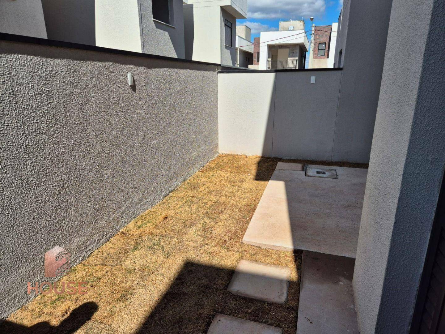 Casa de Condomínio à venda com 3 quartos, 124m² - Foto 3