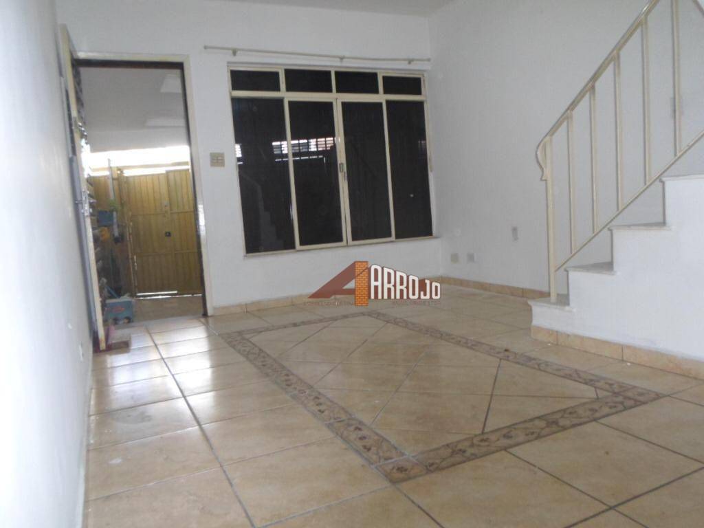 Sobrado à venda com 3 quartos, 143m² - Foto 2