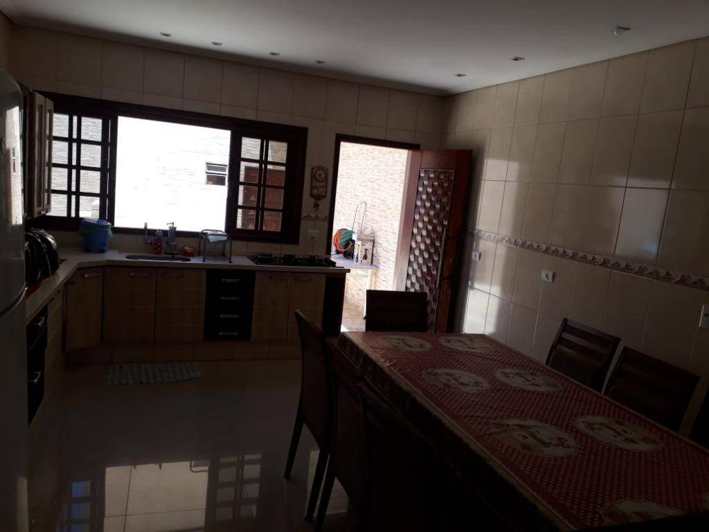 Casa à venda com 3 quartos, 300m² - Foto 13