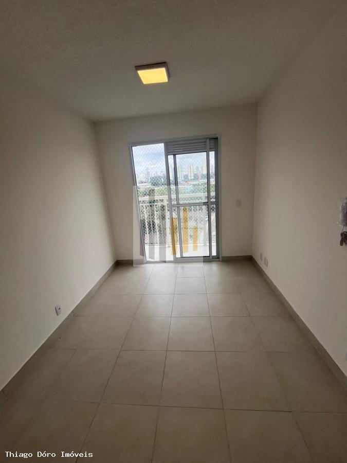 Apartamento para alugar com 2 quartos, 35m² - Foto 6