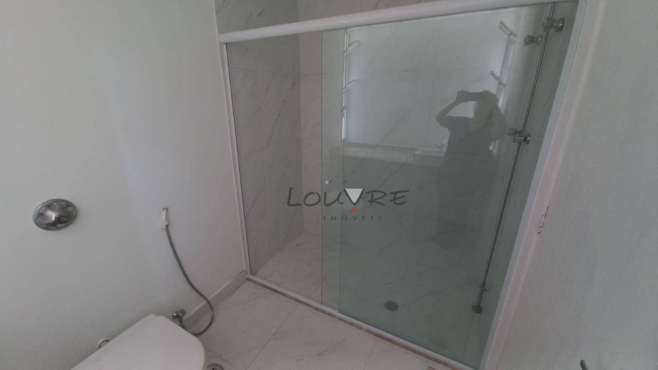 Apartamento para alugar com 3 quartos, 135m² - Foto 22