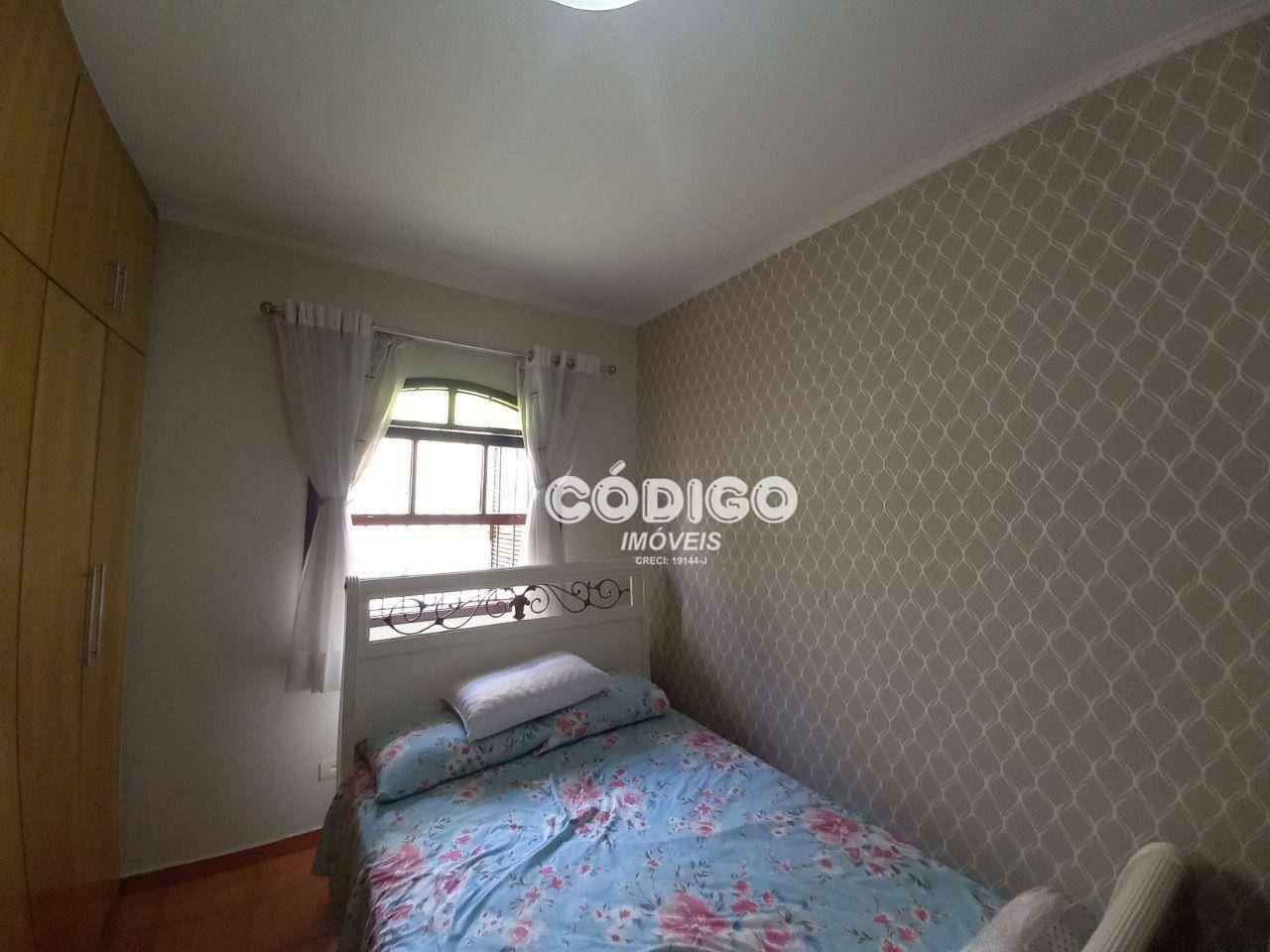 Casa para alugar com 4 quartos, 420m² - Foto 31