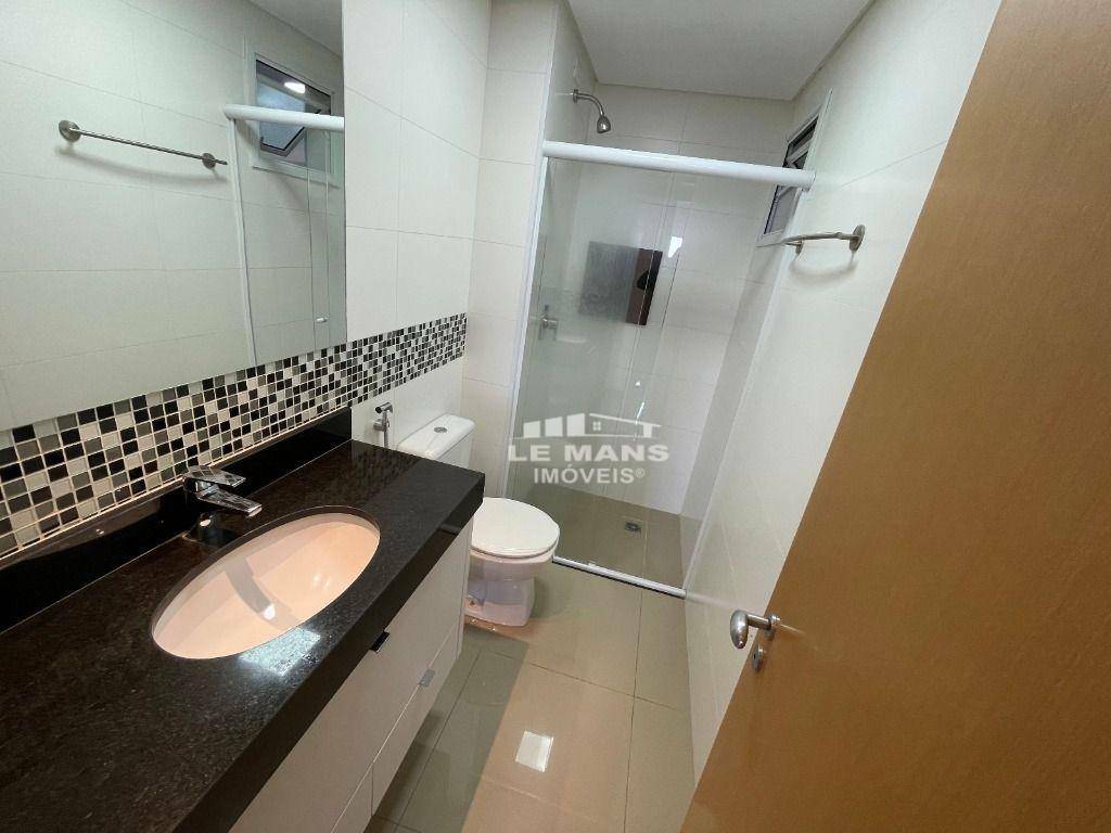 Apartamento para alugar com 3 quartos, 116m² - Foto 7