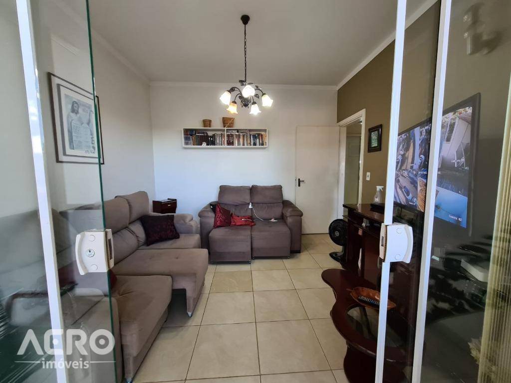 Casa à venda com 3 quartos, 195m² - Foto 3