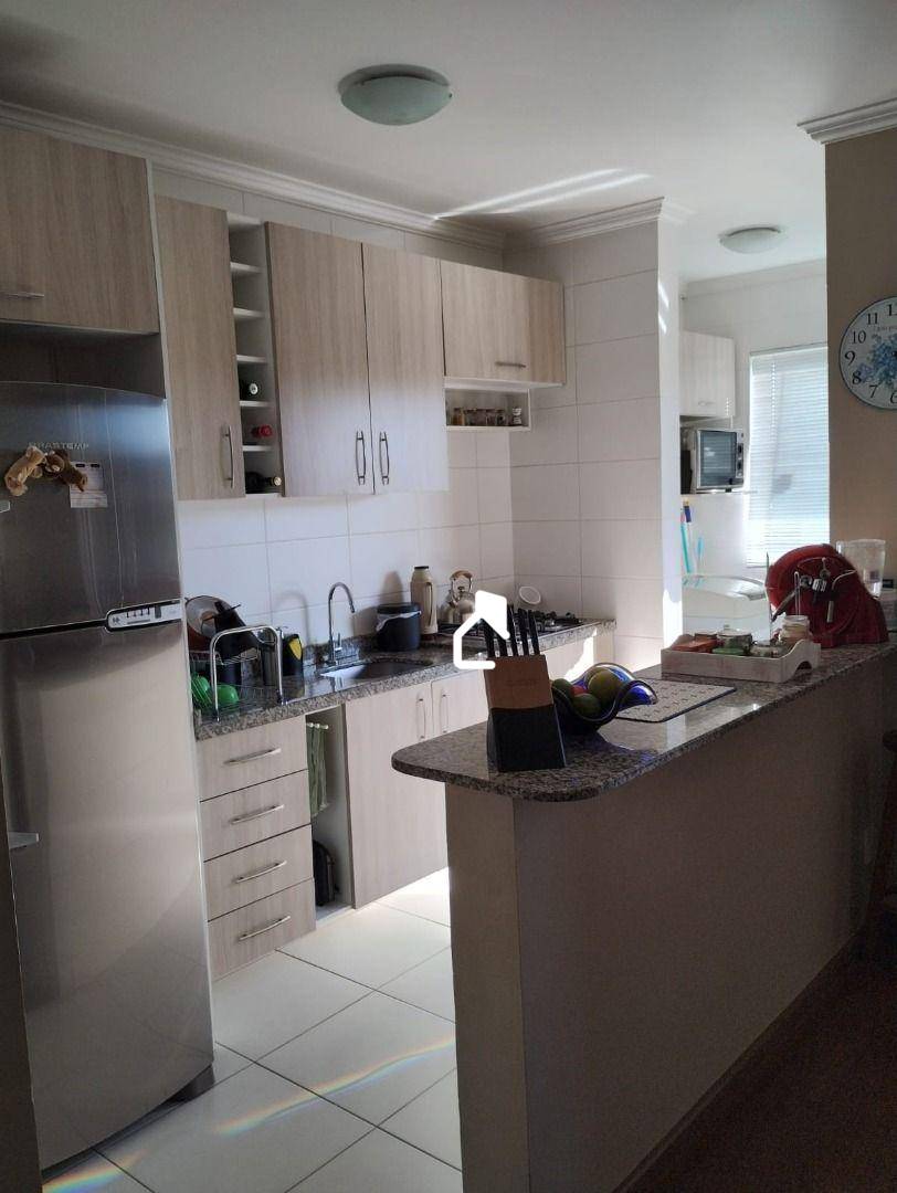 Apartamento à venda com 2 quartos, 72m² - Foto 4